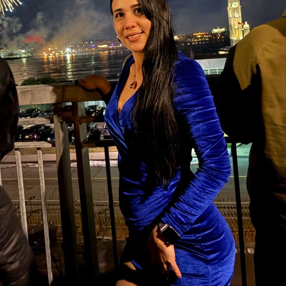 Meet your Posher, Laura - Picture 1 of 1